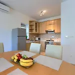 Mir By Interhome Апартаменты Vosteni