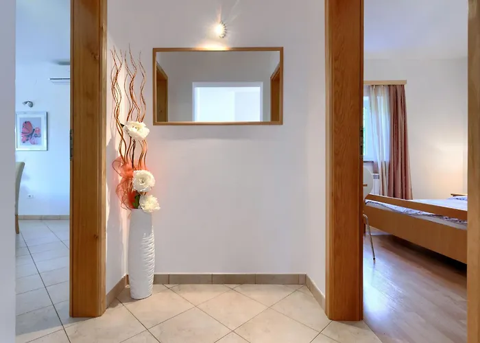 Mir By Interhome Vosteni