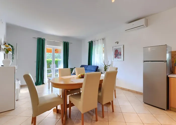 Mir By Interhome * Vosteni