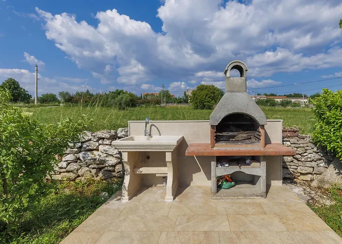 Apartman Mir By Interhome Vosteni