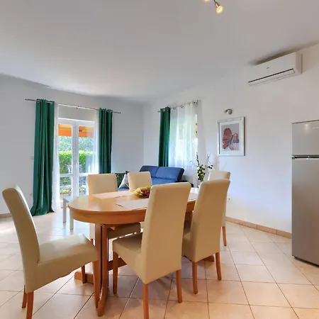 Mir By Interhome * Vošteni