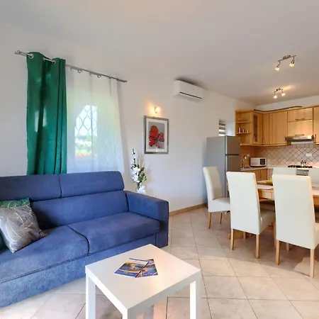 Mir By Interhome Daire Vošteni