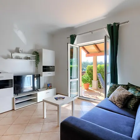 Mir By Interhome * Vosteni